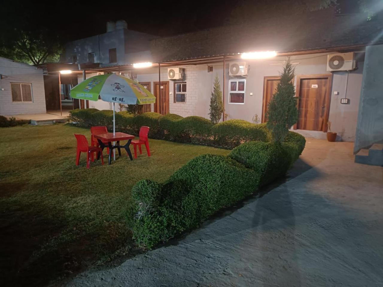The Swastik Hotel & Resorts And Garden Вріндаван Екстер'єр фото